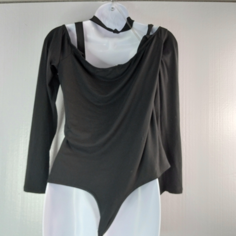 Day&Night 2X Long Sleeved Choker Strappy Cold Shoulder Body Suit in Black - Picture 11 of 15
